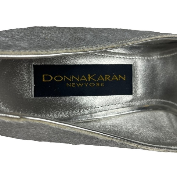 DONNA KARAN NY CRISS SILVER METALLIC PONY HAIR POINTED TOE BLOCK HEEL PUMPS - Picture 12 of 15